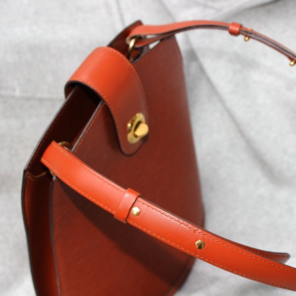 Louis Vuitton Epi Leather Brown Cluny Bucket Bag - Picture 4 of 8